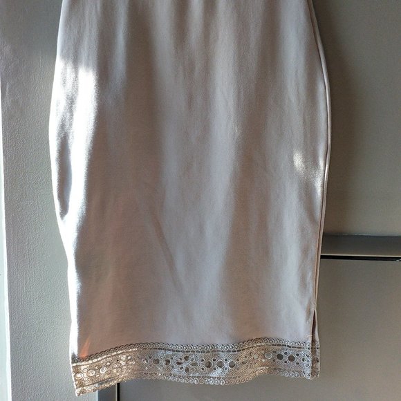 BEBE pencil skirt - cream  - size small - Picture 1 of 10